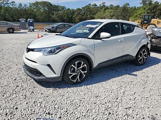 TOYOTA C-HR XLE 2017