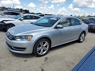 VOLKSWAGEN PASSAT SE 2015