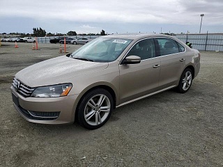 VOLKSWAGEN PASSAT SE 2015
