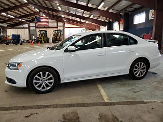 VOLKSWAGEN JETTA SE 2014