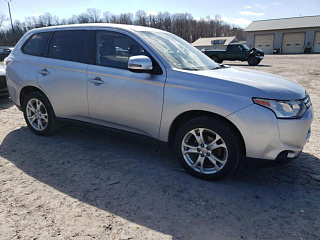 MITSUBISHI OUTLANDER SE 2014