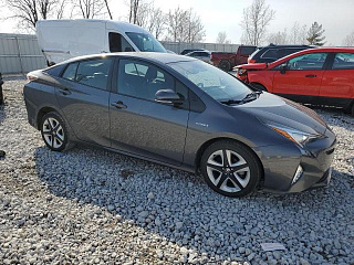 TOYOTA PRIUS 2016