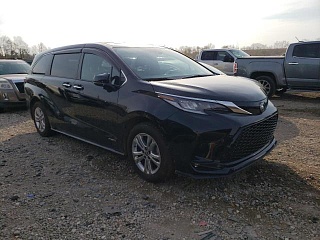 TOYOTA SIENNA XSE 2021