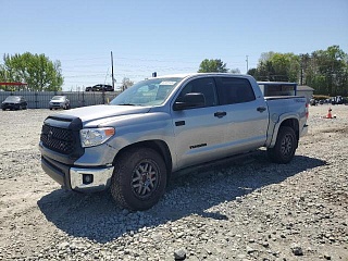TOYOTA TUNDRA CREWMAX SR5 2017