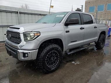 TOYOTA TUNDRA CREWMAX SR5 2019