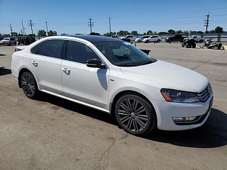 VOLKSWAGEN PASSAT SE 2015