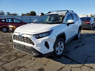 TOYOTA RAV4 LE 2020