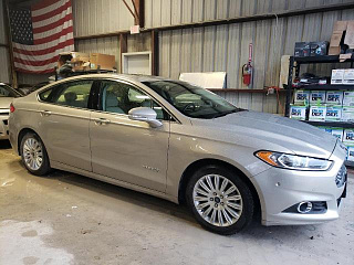 FORD FUSION SE HYBRID 2015