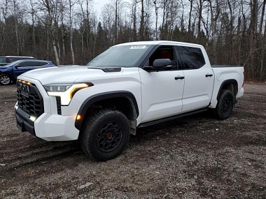 TOYOTA TUNDRA CREWMAX LIMITED 2022