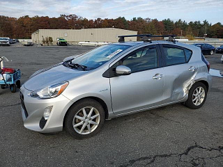 TOYOTA PRIUS C 2016