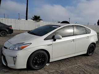TOYOTA PRIUS 2015