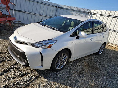 TOYOTA PRIUS V 2017
