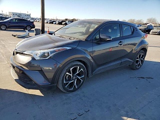 TOYOTA C-HR XLE 2017