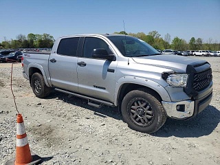 TOYOTA TUNDRA CREWMAX SR5 2017
