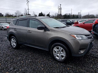 TOYOTA RAV4 LE 2014