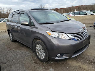 TOYOTA SIENNA XLE 2017