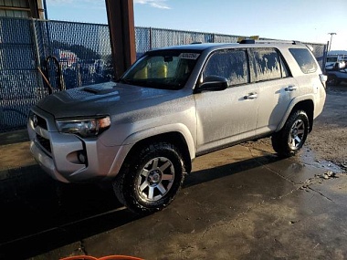 TOYOTA 4RUNNER SR5 2015