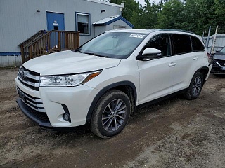 TOYOTA HIGHLANDER SE 2019